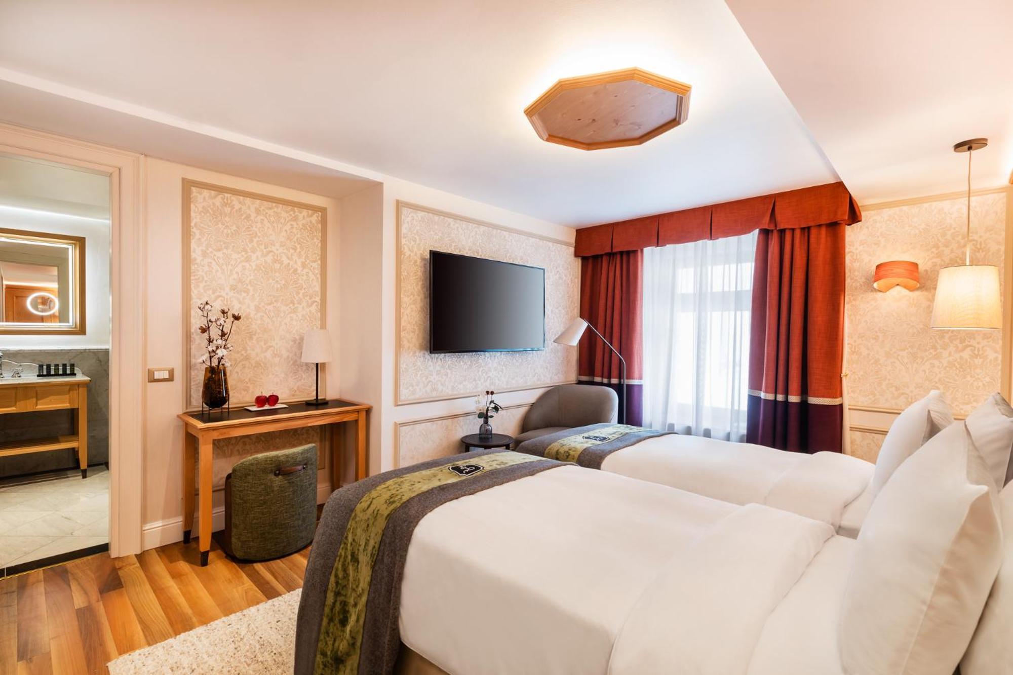 ริซอส ฟลูเอลา ดาวอส โฮเต็ล Hotel ภายนอก รูปภาพ